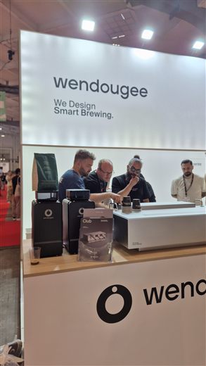 Le stand Wendougee et ses visiteurs